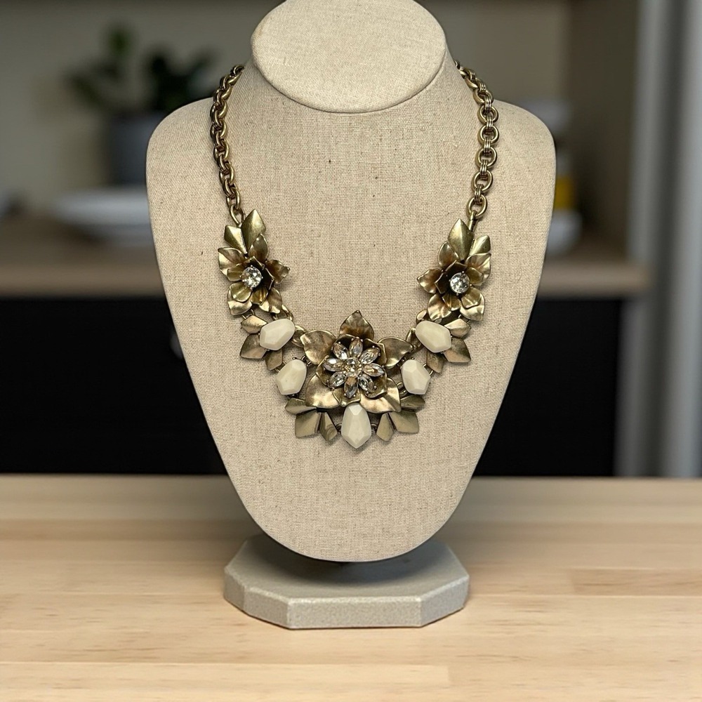 Chloe‎ & Isabel Floral Necklace w/Box Champagne & Ivory Stones Antiqued Brass